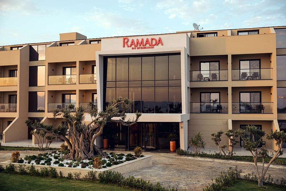 هتل رامادا ویندهام چشمه